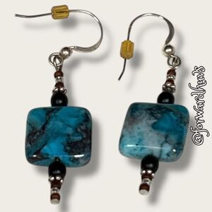 Blue Stone Dangle Earrings – Elegant and Eye-Catching